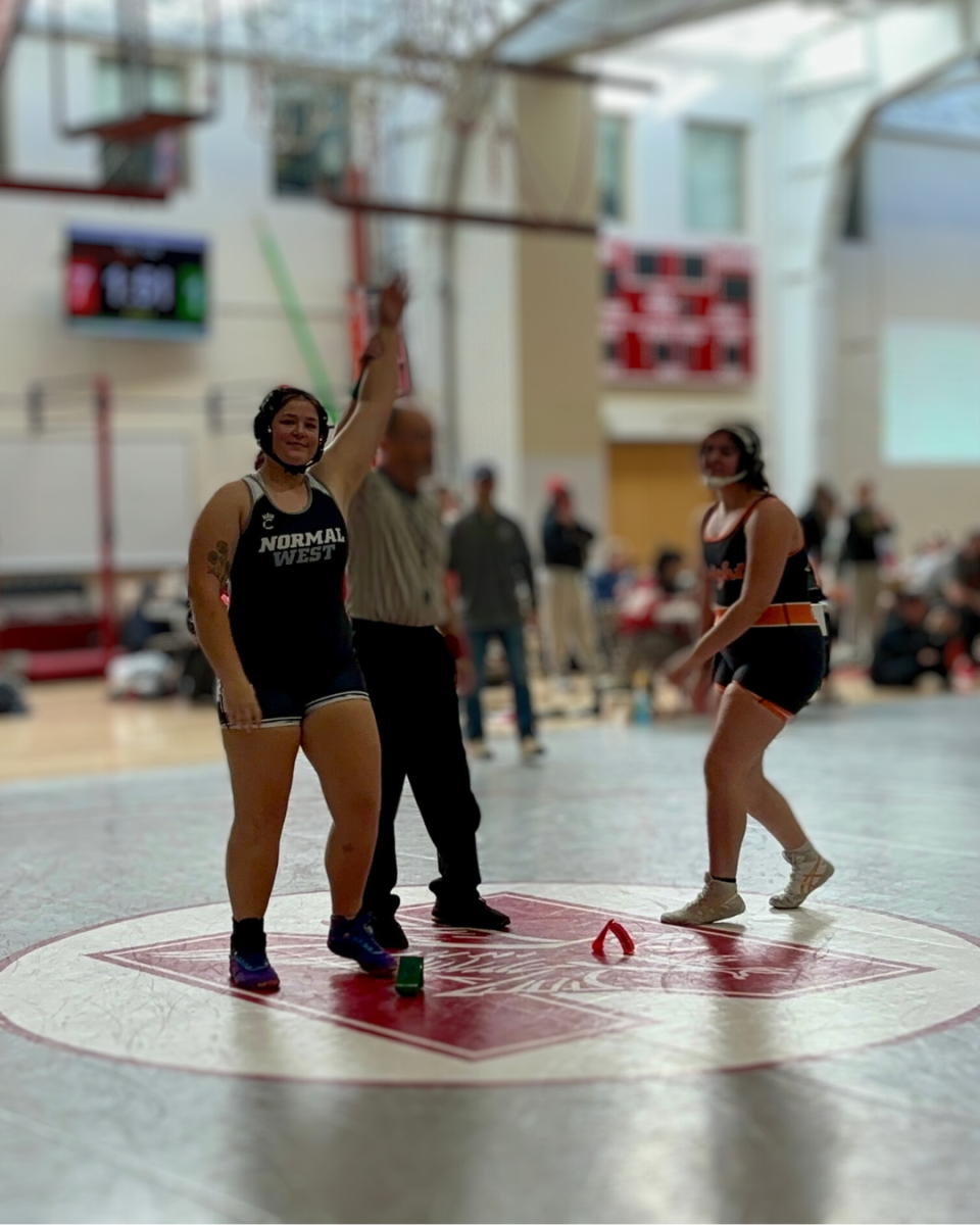 Senior Cadence Duvall is having a breakout season with Wildcat Lady Wrestling. She currently sits at ___-____ and is ranked in the top 10 in the State of Illinois. 