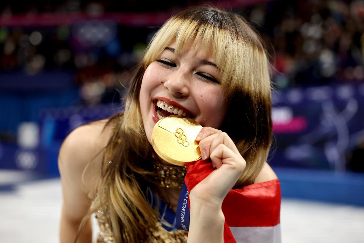 20-year-old Alysa Liu from Oakland, California, received the first gold medal in the Women's Individual event since 2002. 